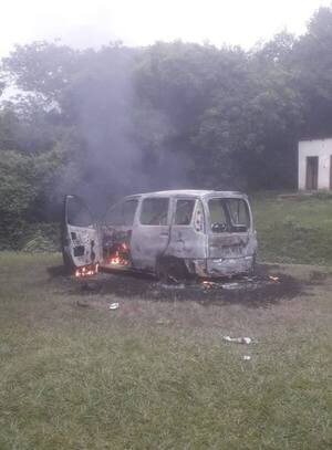 Asalto a estación de servicio y hallazgo de vehículo incendiado