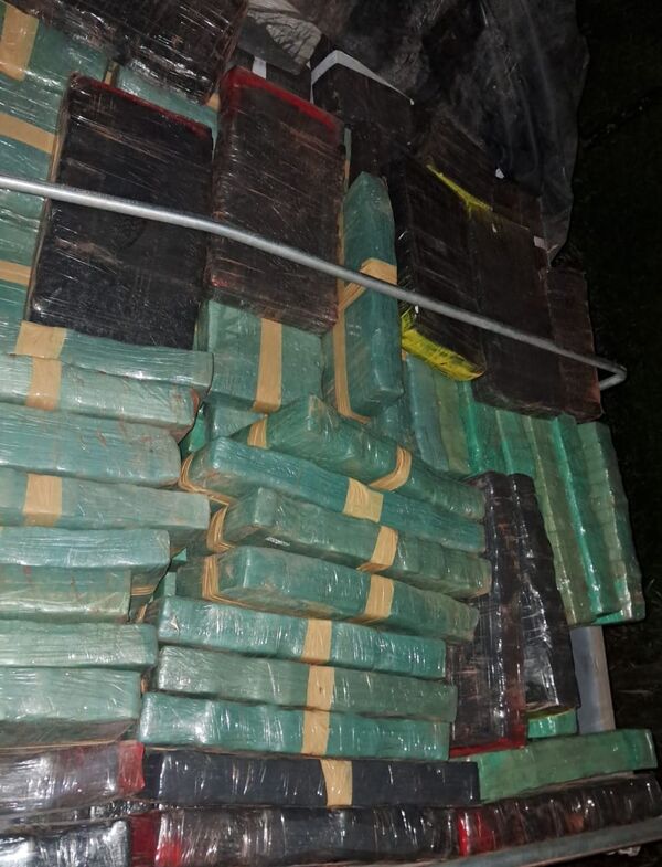 Enfrentamiento en Canindeyú deja un fallecido, cuatro detenidos y 70 toneladas de marihuana incautadas - Concepción al Día