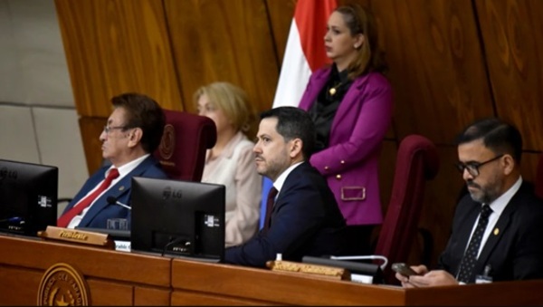 Diputados tiene más de mil funcionarios sin registro claro de formación: no se sabe si son bachilleres o universitarios