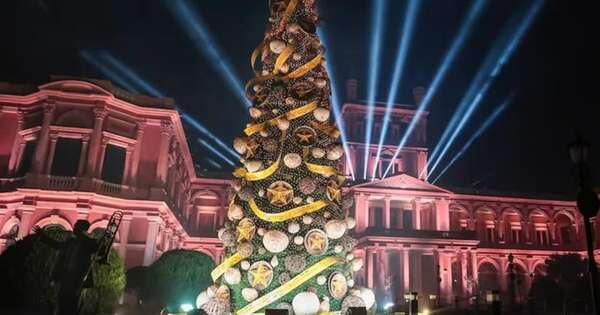 La Nación / Árbol navideño del Palacio de López iluminará el microcentro capitalino desde esta noche