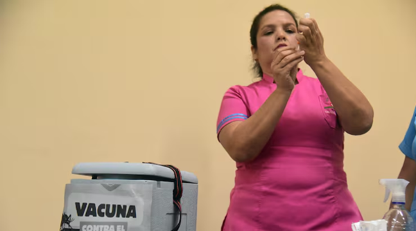 Solo 250 niños fueron inmunizados contra el dengue y preocupa a Salud Pública