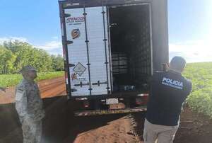 Piratas del asfalto roban un camión de encomiendas en Capitán Meza y liberan a trabajadores en Pirapó - Policiales - ABC Color