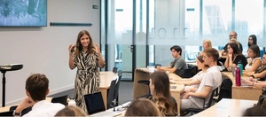 IE University concede en becas para atraer y formar talento global