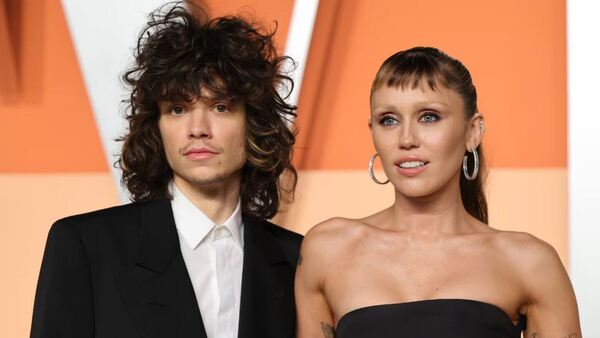 Miley Cyrus y Maxx Morando ya están comprometidos