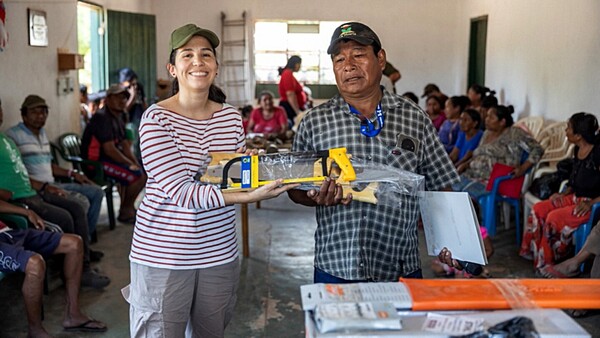Fortalecen artesanía indígena con entrega de herramientas