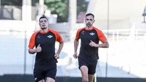 Roque Santa Cruz y Óscar Cardozo dejan Libertad