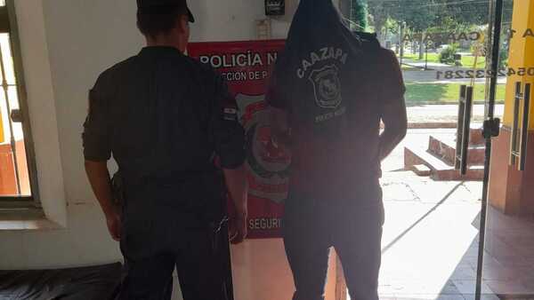 Armó un lío porque su mujer no le dio un beso