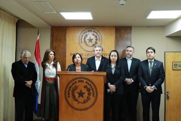 Senadores reclaman al Ejecutivo reponer fondos a la Fundación Corazoncito