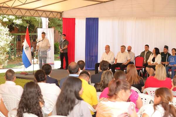 Titular del MEC dice que “educación inclusiva ya está mejor”, pero estudiante le retruca - Nacionales - ABC Color