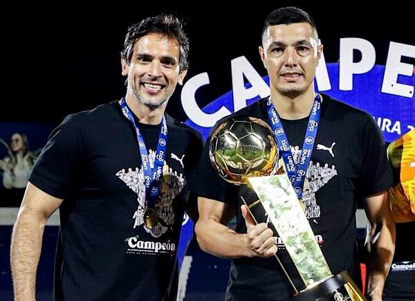 Popular / El Guma hizo oficial el fin del ciclo de Roque Santa Cruz y "Tacuara" Cardozo