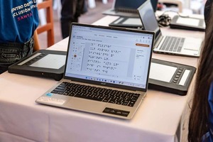 Gobierno Entrega Equipos Dot Pad a Centro Santa Lucía