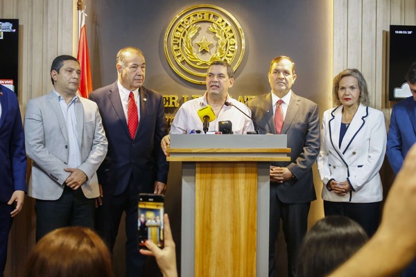 Velázquez Respalda a Samaniego para Intendencia