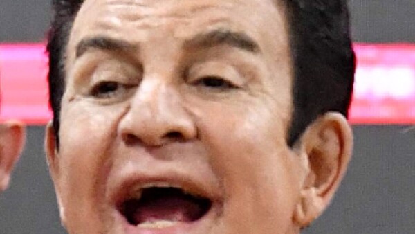 Presentador de TV amplió ventaja en Honduras