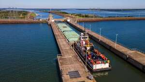 Yacyretá:  52 años después,  la EBY aún no tiene claro su camino al futuro - Economía - ABC Color