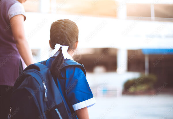 Popular / Estudiantes chuchis migran en masa a coles públicos he' i ministro