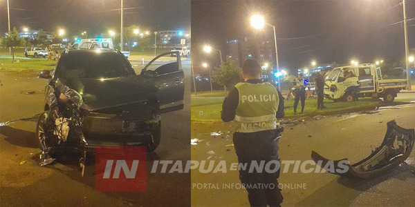 CHOQUE ENTRE CAMIONETAS DEJÓ IMPORTANTES DAÑOS EN ENCARNACIÓN