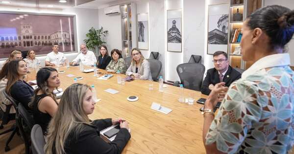 La Nación / Ejecutivo evaluó diseño del Nuevo Hospital Nacional de Itauguá