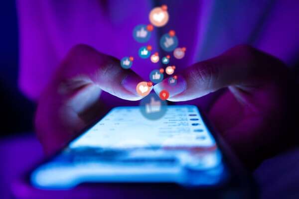 “Sin las redes no habría sobrevivido”: la otra cara del veto de acceso en Australia - Tecnología - ABC Color