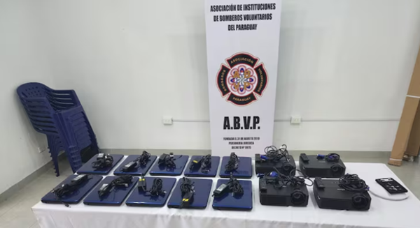 Roban 10 laptops donadas a cuartel de bomberos de Asunción