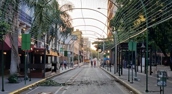 Calle Palma cerrada por montaje de luces navideñas