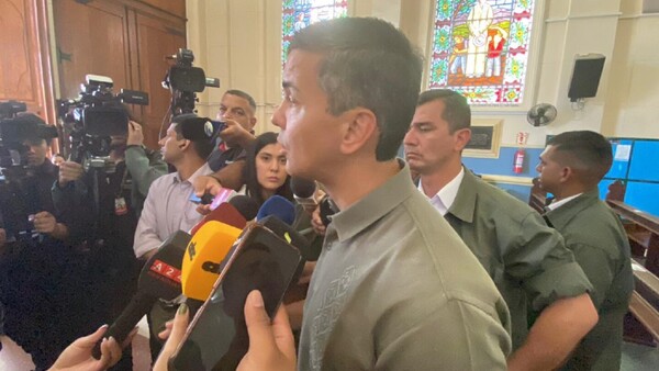 Santiago Peña se mantiene en no declarar feriado el 2 de enero pese a interés del Senado