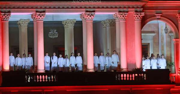 La Nación / Encendido navideño del Palacio de Gobierno reunió a 17.000 personas