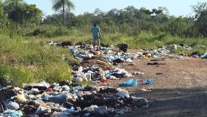 Vuelven a llenar de basura el camino detrás de la Rural en menos de tres meses - Concepción al Día