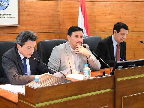 Junta apura a Bello por préstamo para aguinaldos, pero duda de capacidad de pago - Nacionales - ABC Color