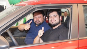 Teletón entregó la camioneta 0 km al ganador de la rifa solidaria - trece