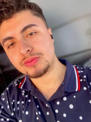 Popular / (VIDEO) ¡Colombiano cañeó a influencers que se quejaron de caminar con Shakira!