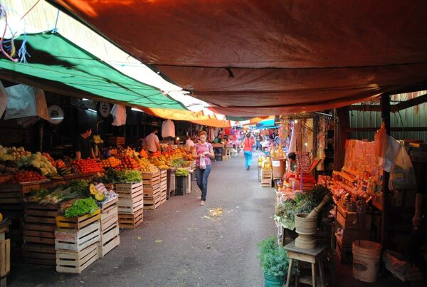 Mercado 4 refuerza controles y director desmiente conflictos - Portal Digital Cáritas Universidad Católica