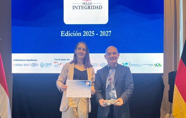 Fundación Paraguaya recibe el Sello de Integridad por su compromiso con la transparencia y su impacto global