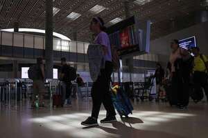 Cuatro aerolíneas internacionales se suman a la ola de suspensiones de vuelos en Venezuela - Mundo - ABC Color