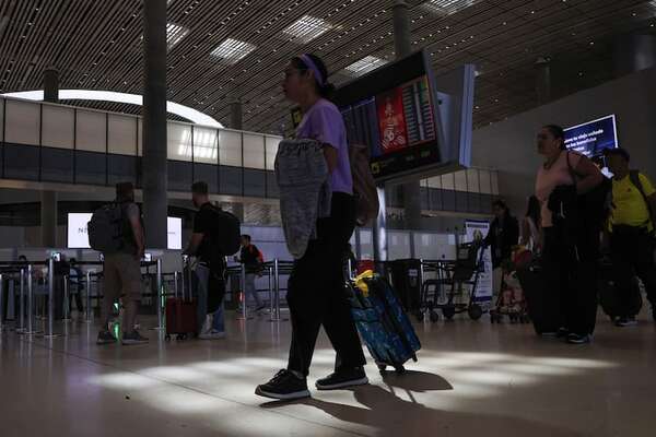 Cuatro aerolíneas internacionales se suman a la ola de suspensiones de vuelos en Venezuela - Mundo - ABC Color