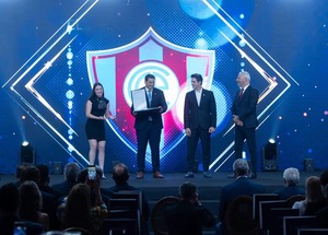 Cerro: La Gloria es de la Perseverancia y Jorge Bava