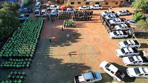 Santa Rosa del Aguaray: Fuerte despliegue policial ante inminente invasión de tierras - Nacionales - ABC Color