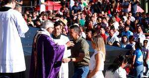 La Nación / En Caacupé, Peña promete seguir trabajando por los problemas del país