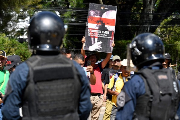 Indulto a JOH: Protestas por Perdón de Trump a Narco