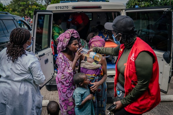 Gates Alerta: “Trágico” Repunte de Mortalidad Infantil