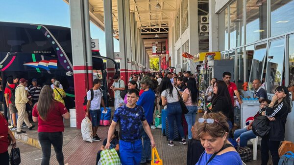 Estación de buses de Asunción prevé salida de 11 colectivos por hora para llevar peregrinos a Caacupé