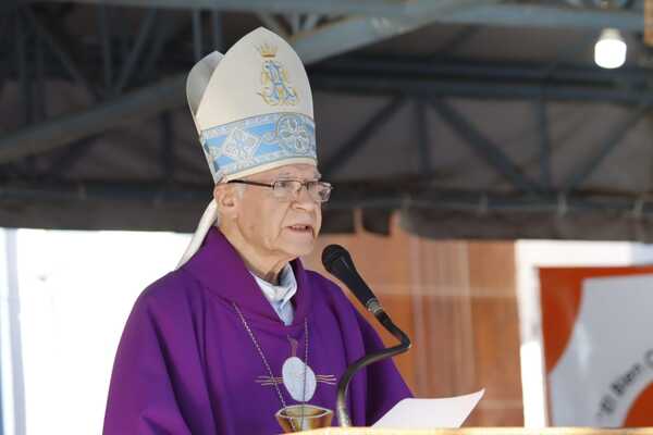 Monseñor insta a comprometerse en la vida comunitaria - trece