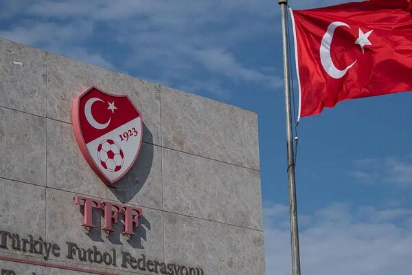 Dos futbolistas de la 1ra y tres presidentes de la 2da división detenidos por hacer apuestas en el futbol de Turquía