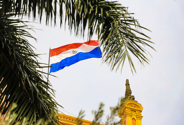 Fitch afirma que Paraguay es el país con mejores perspectivas para alcanzar el grado de inversión - El Trueno