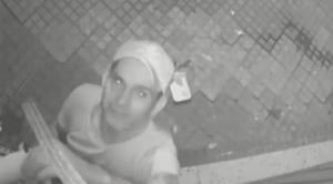 Joven fue atacada por delincuentes que ingresaron a su departamento mientras dormía - Noticiero Paraguay