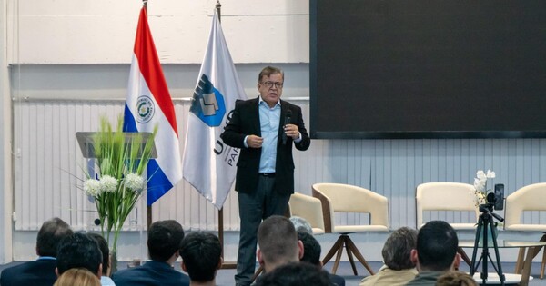 A menos de un día de pasarse al oficialismo, Nicanor trató a los ministros de "emperadores"