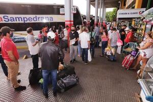 Estación de Buses prevé récord de pasajeros y refuerza seguridad ante masiva llegada de peregrinos