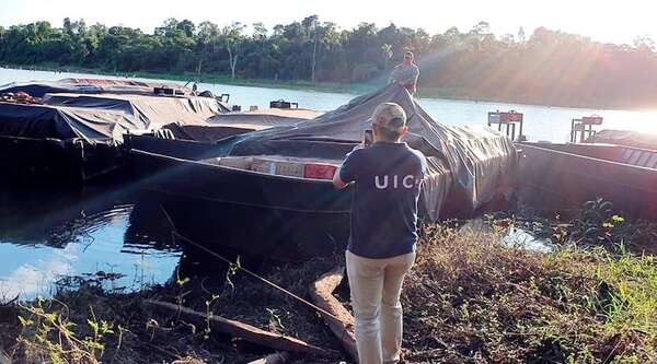 Aduanas determinó que carga de cigarrillos incautada en Lago Itaipú no era contrabando - Economía - ABC Color