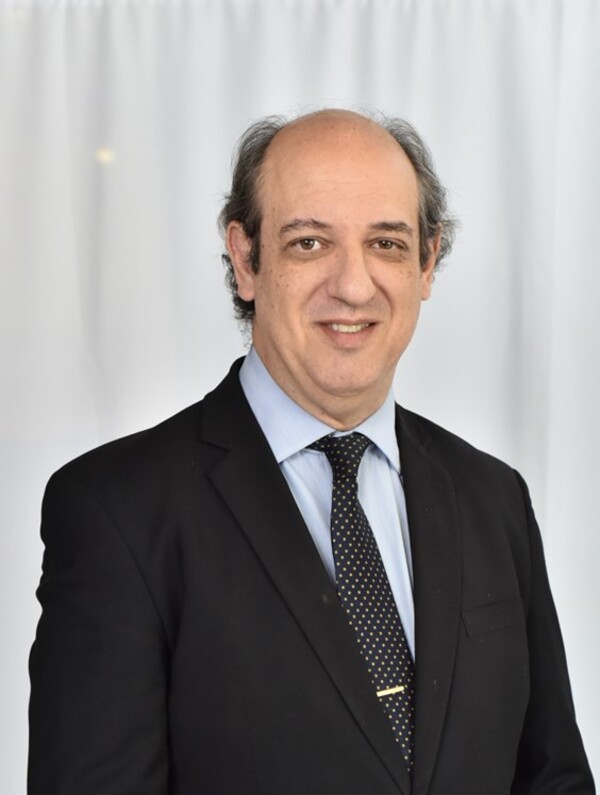 Construyendo Confianza en la Era de la Inteligencia Artificial: El Rol Estratégico de los Líderes