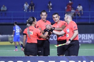 Equipo arbitral para la Supercopa Paraguay 2025