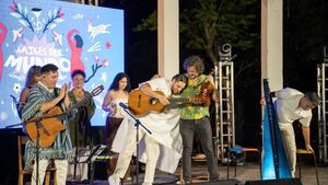 “Raíces del Mundo” deslumbró en la Plaza Italia con una noche de música, cultura y emociones
